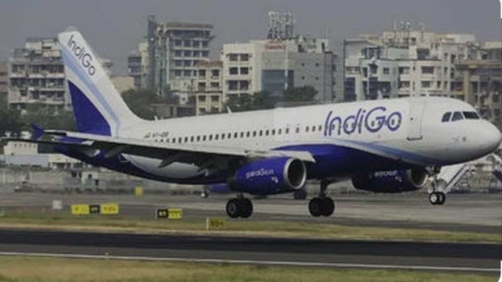 Nagpur Airport, Nagpur Airport passengers soaked in rain , Indigo Airlines, Nagpur Airport rain, Nagpur Airport news, Nagpur Airport, Nagpur Airport passengers soaked in rain , Indigo Airlines, Nagpur Airport rain, Nagpur Airport news,