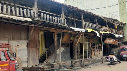 जळगावात महापालिका प्रशासनाकडून धोकादायक इमारतींना नोटीस (छायाचित्र सौजन्य - लोकसत्ता टीम)