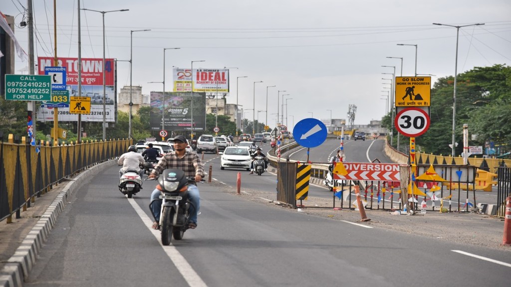 Nagpur Mankapur flyover, Mankapur flyover cracks,