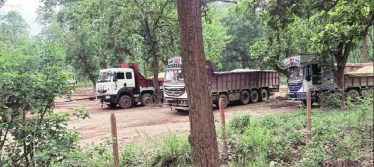 Government siege Naxalism, Naxalism, Abuzmad , 