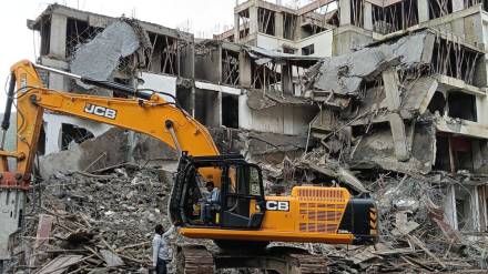 Thane Municipal Corporation action against 33 unauthorized constructions city