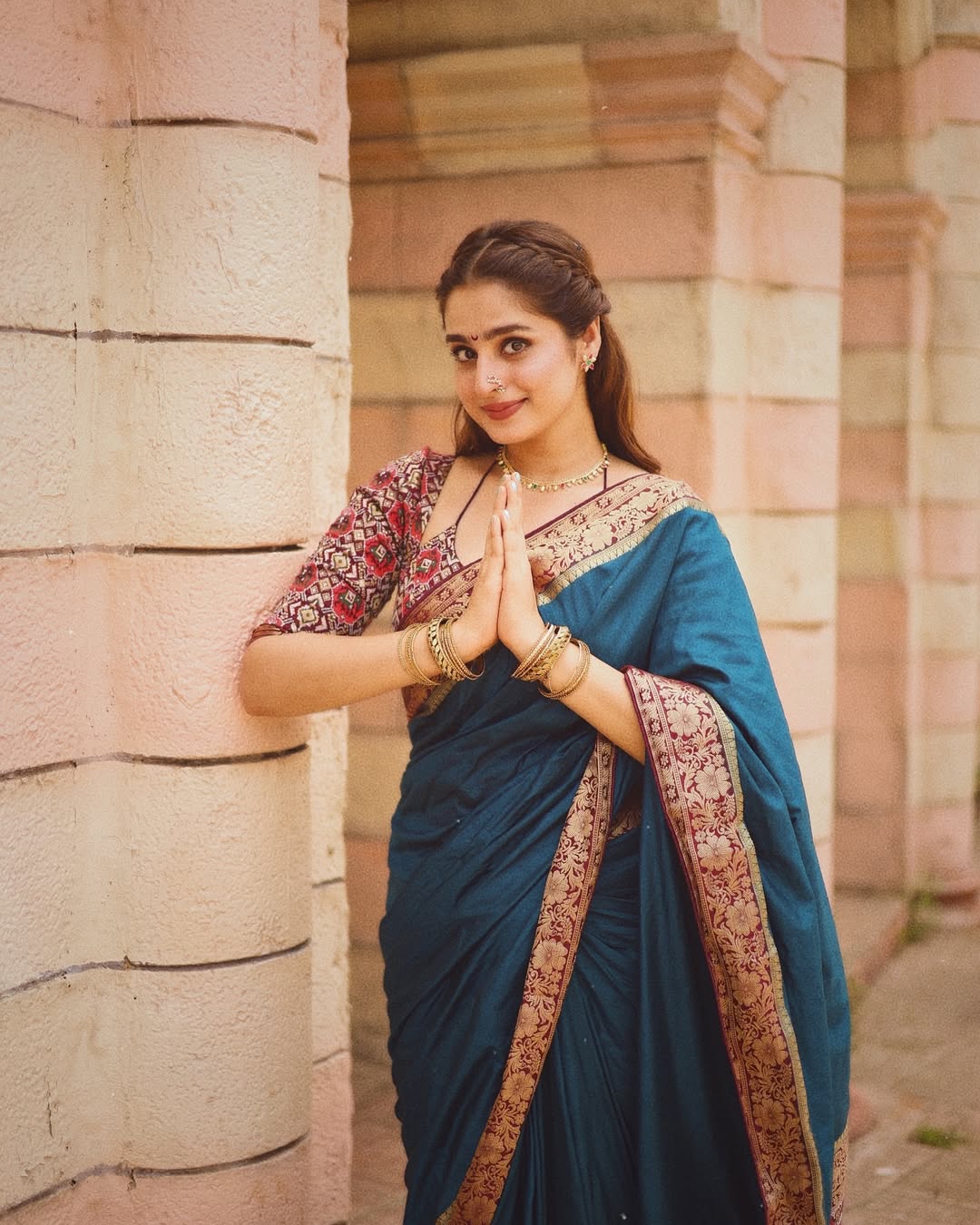 bigg boss hindi actress ayesha khan maharashtriyan saree look 