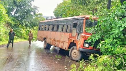 karad patan bus accident near janugadewadi 30 injured including students