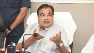nitin gadkari Minister of Road Transport on delhi pollution said not stay in delhi more than 2 3 days
