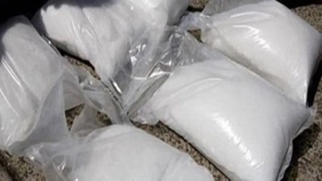 thane crime branch seizes 74kg ganja in bhiwandi three arrested
