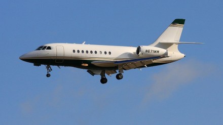 Falcon 2000 jets