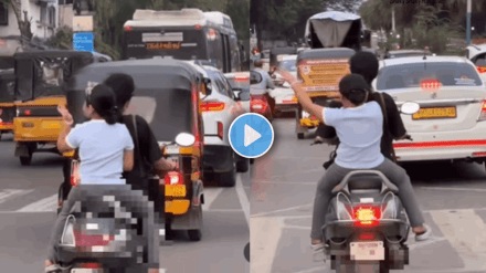 ek number tuzi kambar dance video little girl dances on scooter with trending song viral video