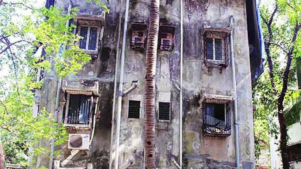 malad tenants fined 2 lakh each for stalling dangerous building demolition mumbai