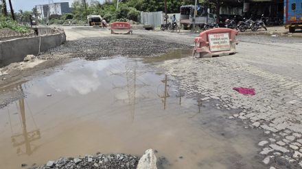 drivers face problem during rainy season due to incomplete road works in tarapur