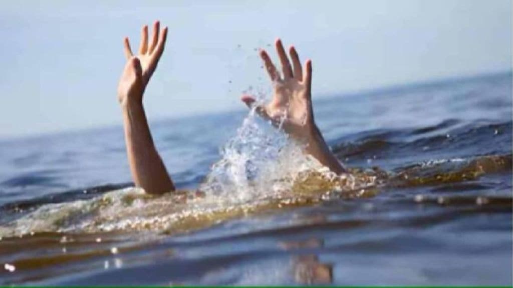 nagpur youth Depressed by debt attempted suicide