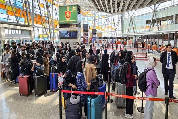 Flight carrying students from Armenia had landed in Delhi-Cover pic