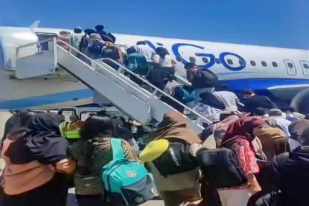 Flight carrying students from Armenia had landed in Delhi-Cover pic