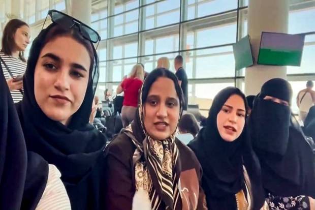 Flight carrying students from Armenia had landed in Delhi-Cover pic