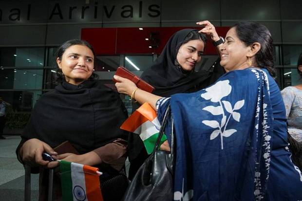 Flight carrying students from Armenia had landed in Delhi-Cover pic