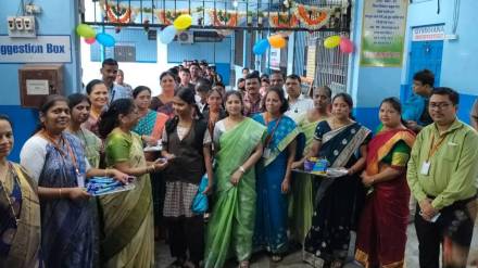 first day of school Kalyan, Dombivli celebration Students welcomed with cheers