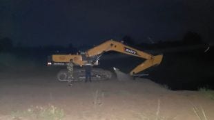 gadchiroli illegal sand mining police raid sand mafia arrested