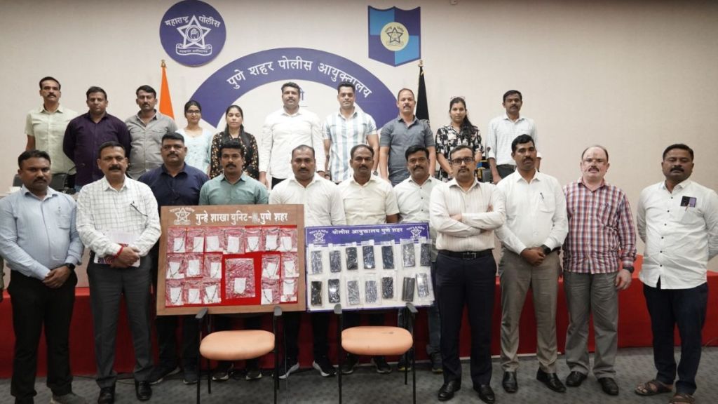 gold jewelry mobile theft during ashadhi vari gang arrested by pune crime branch gold jewelry mobile theft during ashadhi vari gang arrested by pune crime branch