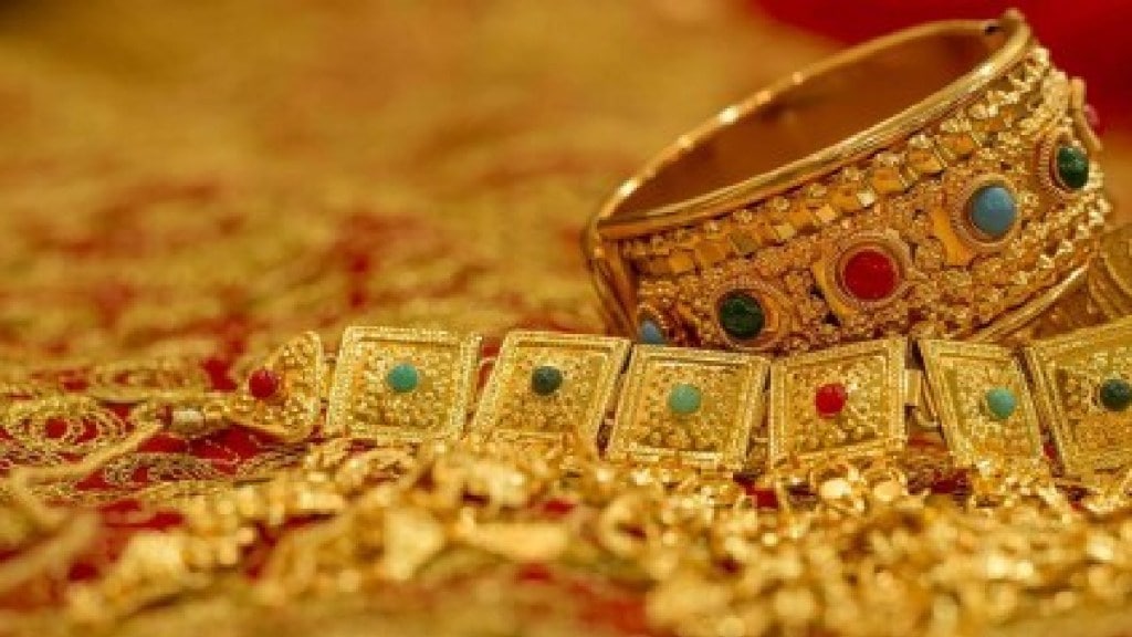 Accused who stole jewellery worth Rs 40 lakhs from train arrested Mumbai print news