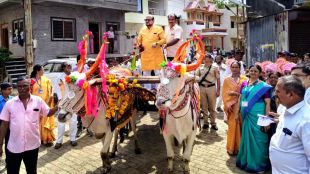jalgaon school reopening celebration gulabrao patil welcomes students school in bullock cart