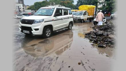 Traffic jam due to waterlogging Traffic jam due to waterlogging