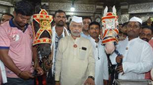 A unique tribute of horses of Sant Dnyaneshwar Mauli Palkhi to the Shrimant Dagdusheth Halwai Ganpati