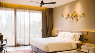 No clocks in hotel room