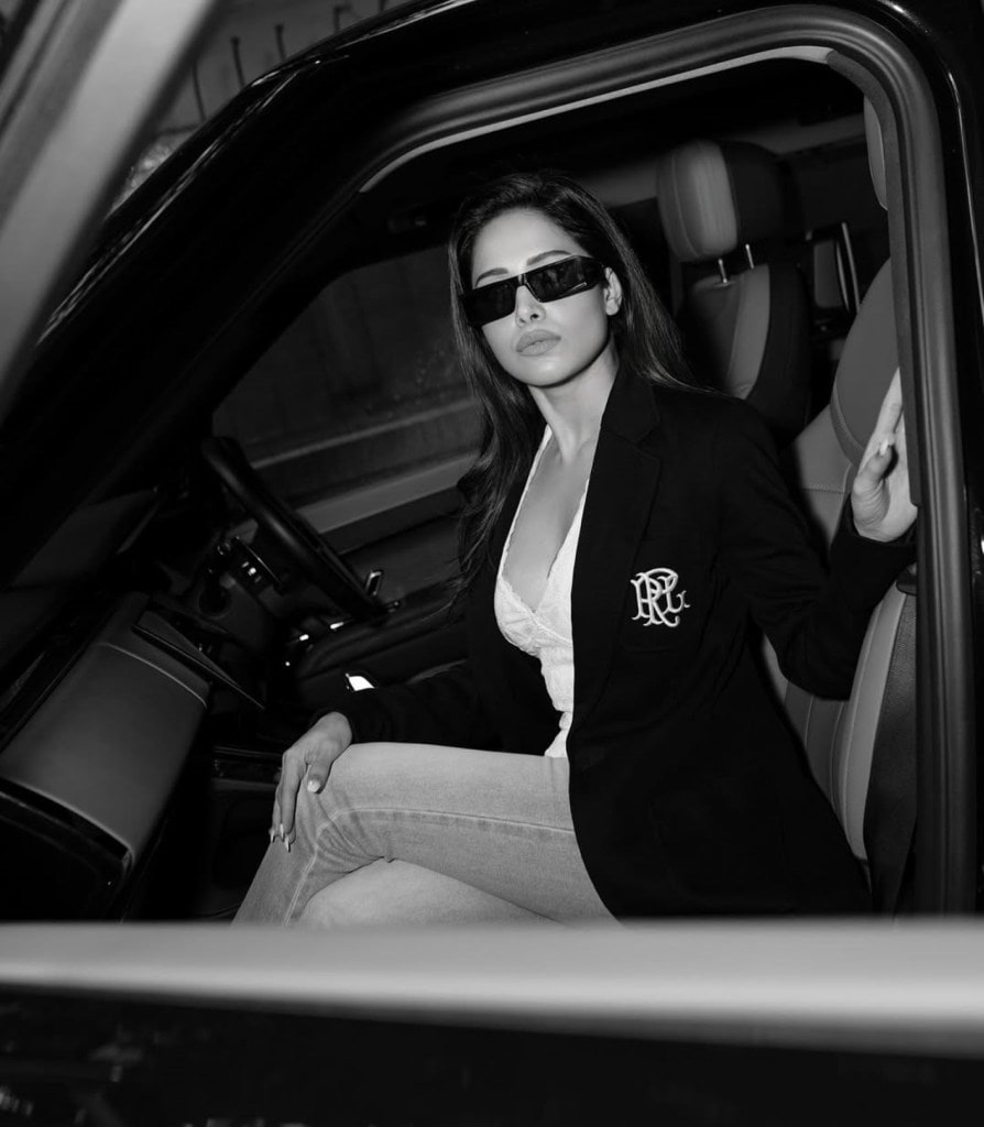 Nushrat Bharucha latest photos | Nushrratt Bharuccha black white stylish look | नुसरत भारुचा लेस्टेस्टी फोटो | नुसरत भारुचा ब्लेक विश्वाली स्टीली लोक