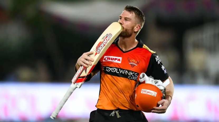 डेविड वॉर्नर, (सनरायजर्स हैद्राबाद), ५६२ धावा, वर्ष २०१५ (Photo: Indian Express)
