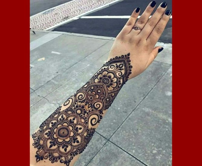 Chic Mehndi Patterns That Pair Beautifully with Stylish Gowns