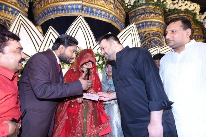 Khan Sir Gets Married, Introduces Wife AS Khan During Live Class