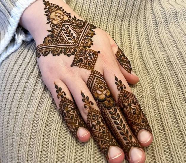 traditional henna styles