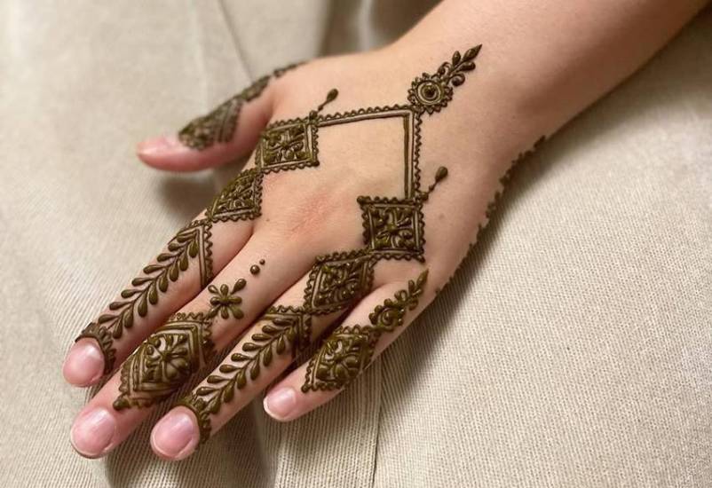 mehndi for office girls