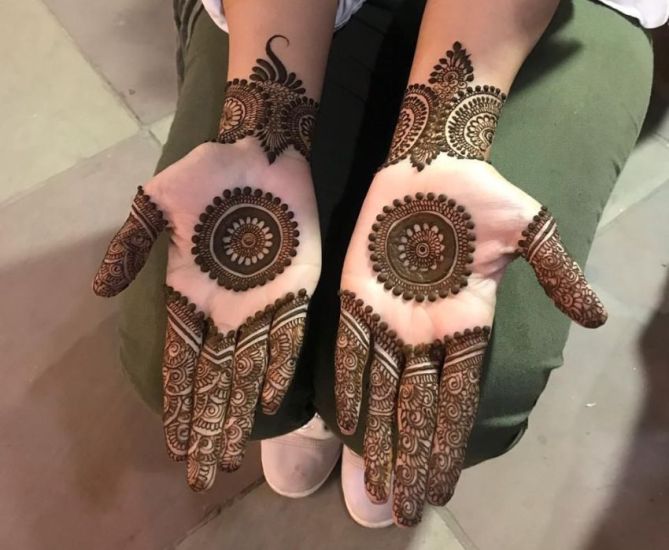 Modern Bride Looks Mehndi Designs That Blend with Western Dresses