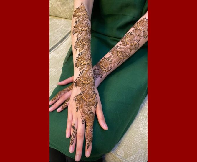 Trending Mehndi Designs That Complement Modern Shoulder-Baring Outfits