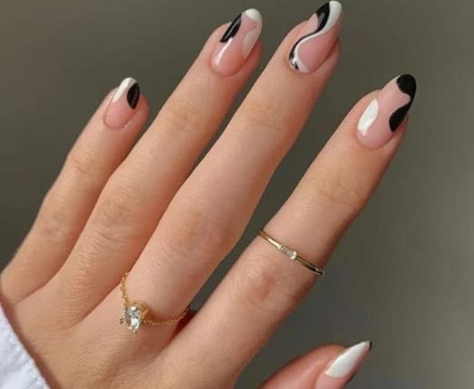 monochrome nail art