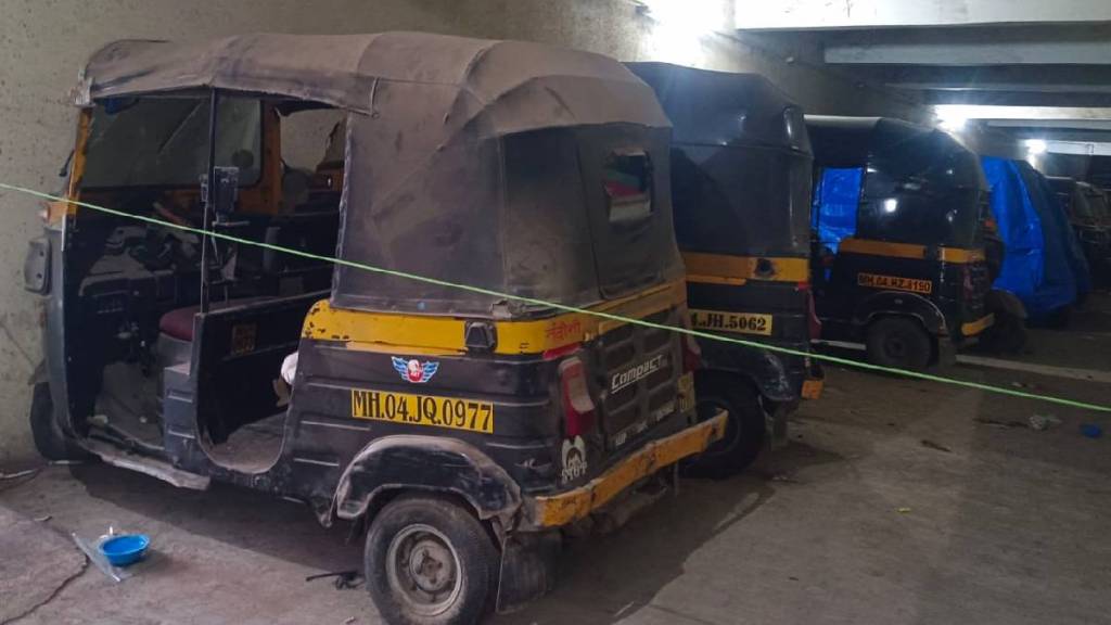 Mira Bhayandar Municipal Corporation parking lot turns into junkyard for rikshaws