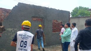kalyan titwala unauthorized constructions illegal chawls demolished in heavy rain