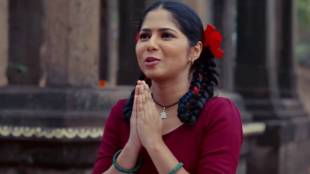 zee marathi kamali serial team gifted 100 cycle to school girls