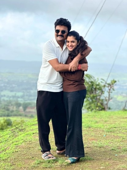 devmanus fame kiran gaikwad wife vaishnavi