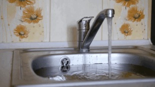 Kitchen sink water blockage jugaad how to clean basin home remedy