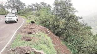 Mahabaleshwar Tapola road damaged in rain raising landslide risk quality doubts