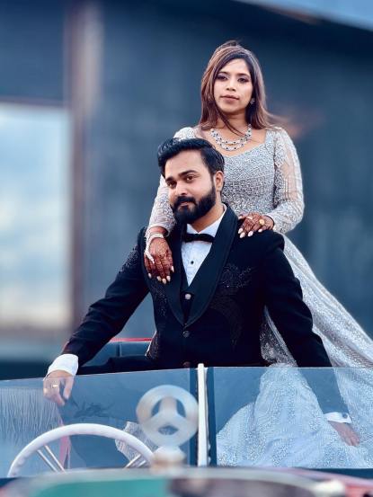 इन्स्टाग्रामवर ‘डेस्टिनेशन वेडिंग’चा व्हिडीओ शेअर करत त्याने ही खुशखबर दिली.