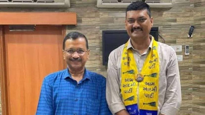mla Umesh Makwana and arvind kejriwal (pti photo)