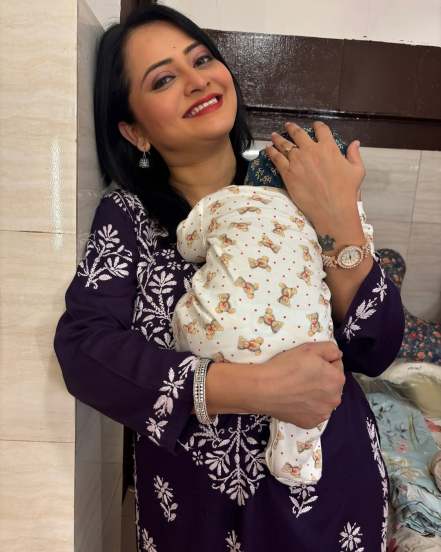 tharala tar mag asmita aka monika dabade re enters in the serial