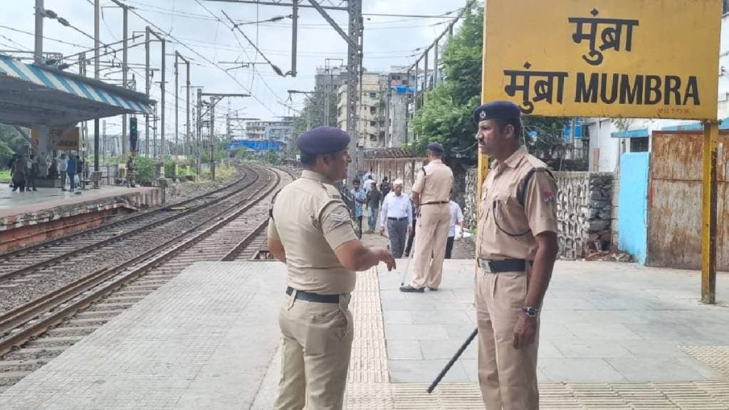 mumbra local train accident investigation railway coach moved in Kalwa carshed