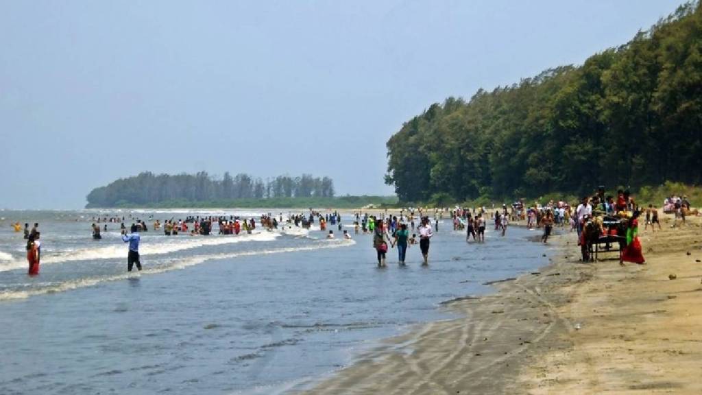 Tourism business Palghar crime incidents resorts beaches sea shore hotel industry transport