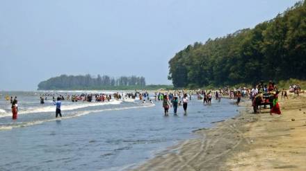 Tourism business Palghar crime incidents resorts beaches sea shore hotel industry transport Tourism business Palghar crime incidents resorts beaches sea shore hotel industry transport