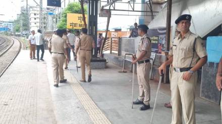 train accident mumbra diva passenger injured died pushpak express local train