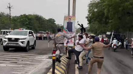 CM Fadnavis Prahar protest news in marathi