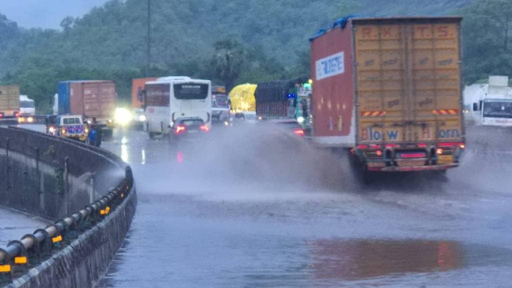 rain water accumulated Vivalvedhe flyover dahanu tehsil Mumbai-Ahmedabad National Highway
